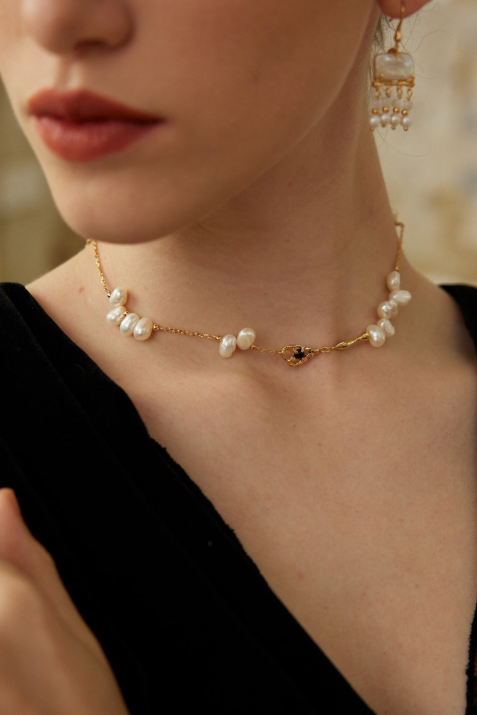 Natural Pearl & Black Agate Necklace – Effortless Elegance