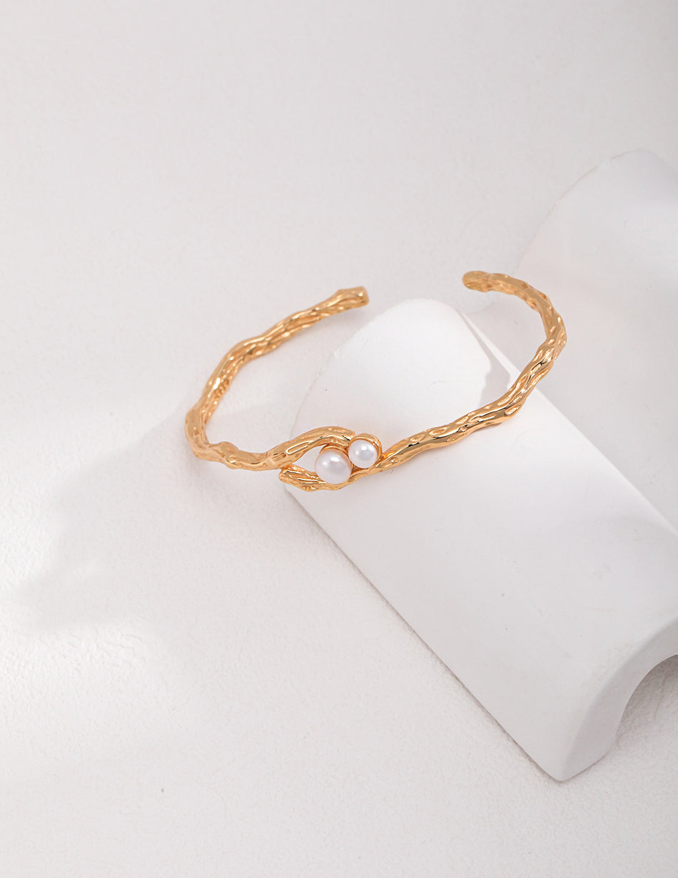 Timeless Elegance Pearl Bracelet – Embrace Life’s Precious Moments