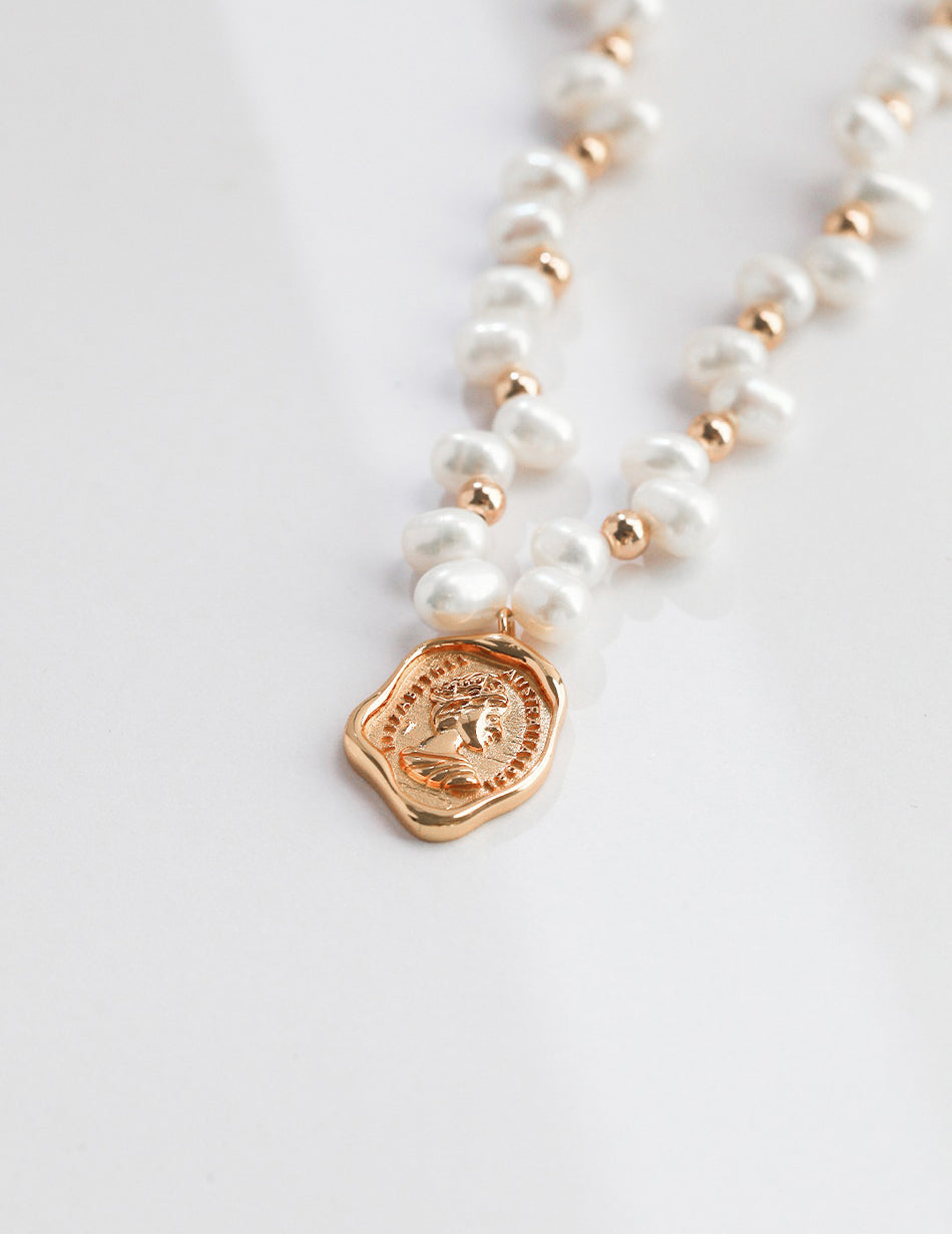 Classic Bestseller | Natural Pearl Necklace with Queen’s Medal Pendant