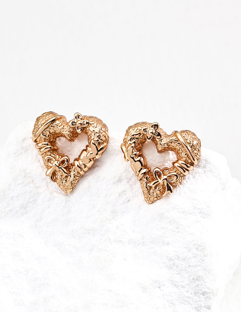 S925 Retro Heart-Shaped Earrings | Artistic Statement Jewelry | Vintage Gold Carved Design